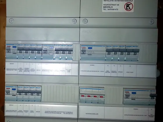 Groepenkast met het label van Elektro Kusters